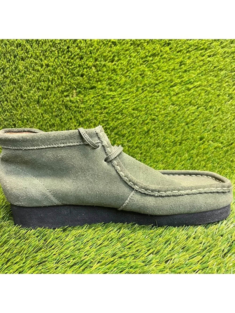 Clarks Wallabee Mens Size 10.5 Green Black Classic Outdoor Suede Chukka Boots